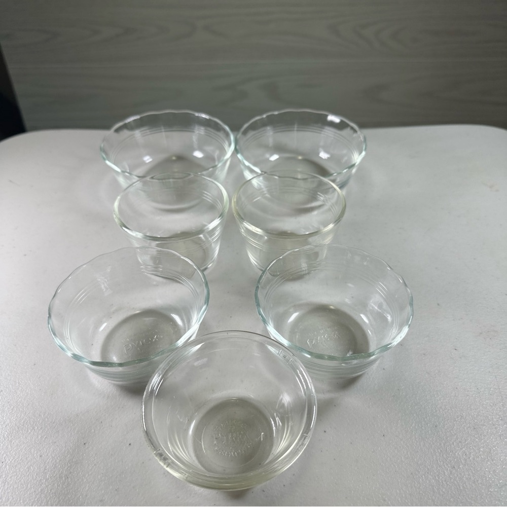 pyrex custard cups Mixed Set 7 Total. Gently Used. 4 Different Sizes